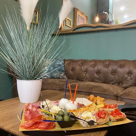 B&B Caffe Retro' Cisterna di Latina Eksteriør bilde