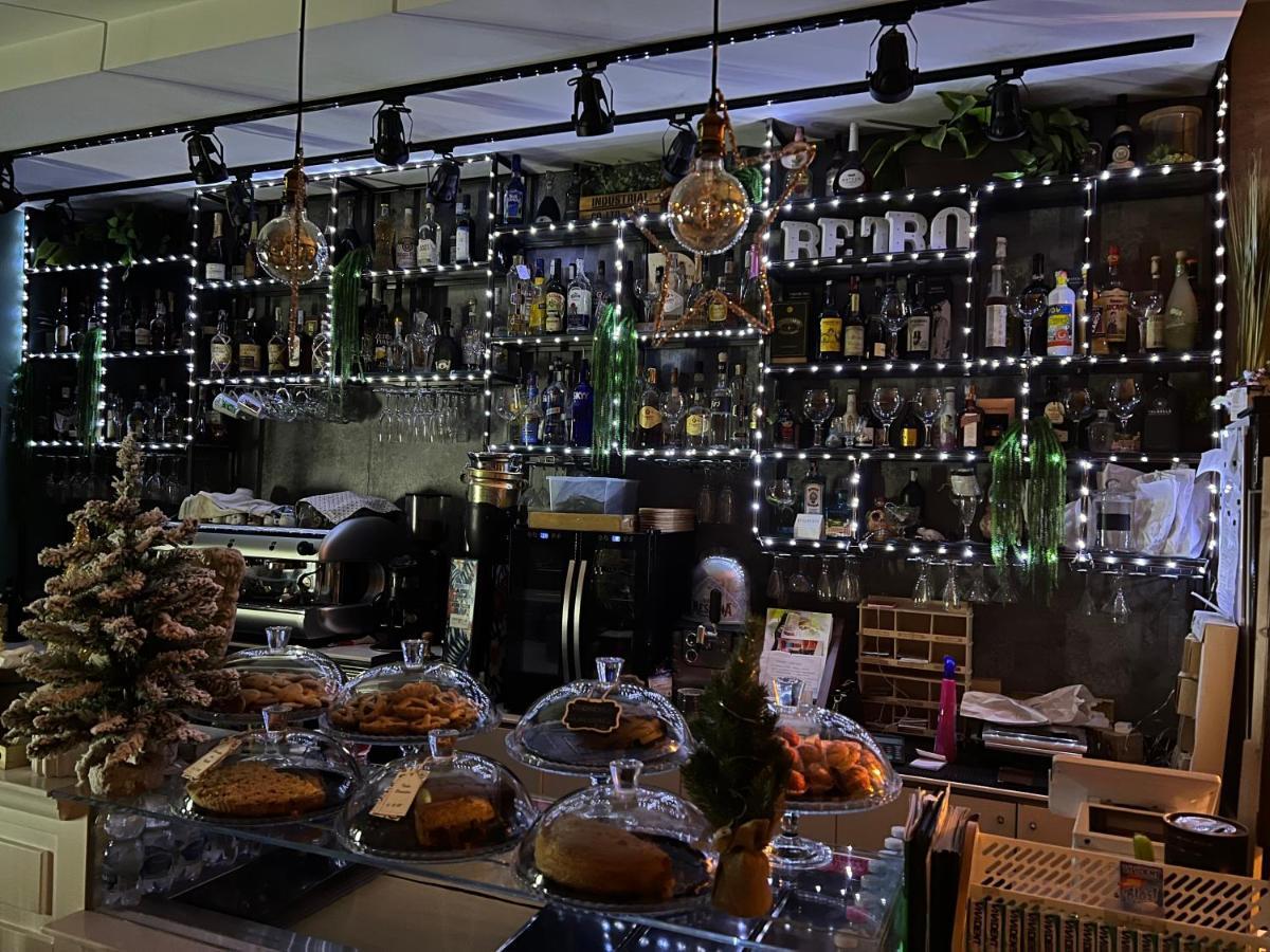 B&B Caffe Retro' Cisterna di Latina Eksteriør bilde
