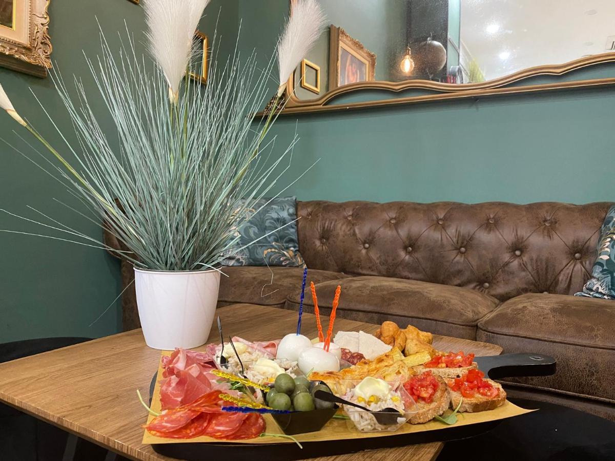 B&B Caffe Retro' Cisterna di Latina Eksteriør bilde